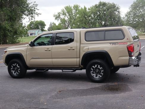 Used 2019 Toyota Tacoma TRD Off-Road AWD/4WD image 8