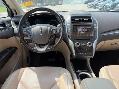 Used 2019 Lincoln MKC Reserve image 8