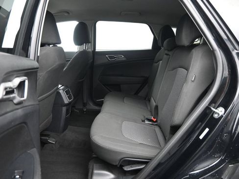 Used 2025 Kia Sportage LX AWD/4WD image 27