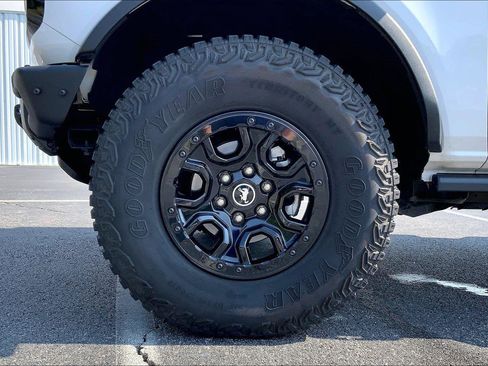 Used 2024 Ford Bronco Wildtrak AWD/4WD image 9