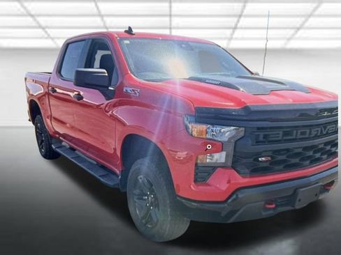 Used 2025 Chevrolet Silverado 1500 Custom Trail Boss AWD/4WD image 1