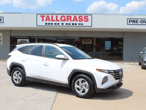 Used 2024 Hyundai Tucson SEL FWD image 2