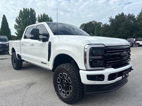 Used 2025 Ford F250 Platinum AWD/4WD image 3