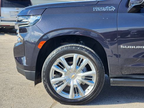 Used 2022 Chevrolet Suburban High Country w/ Max Trailering Package AWD/4WD image 9