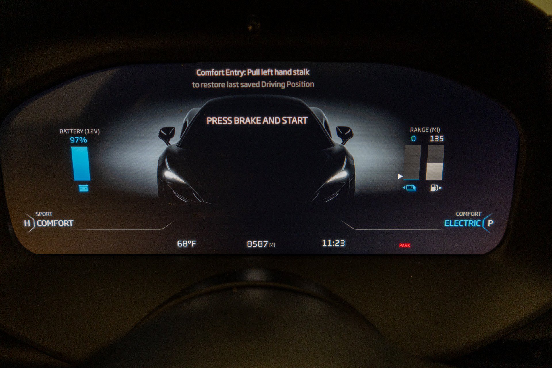 Used 2023 McLaren Artura RWD image 20