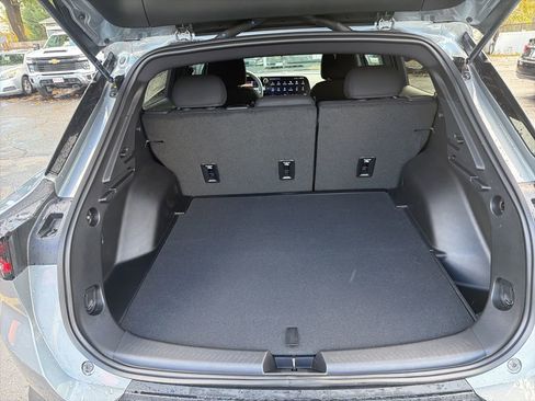 New 2026 Chevrolet Equinox EV LT image 35