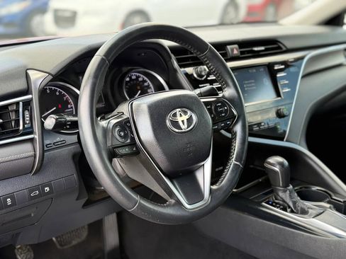 Used 2018 Toyota Camry SE w/ Convenience Package FWD image 15
