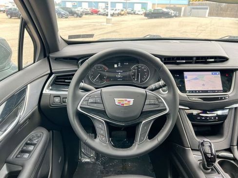 Used 2025 Cadillac XT5 Premium Luxury image 13