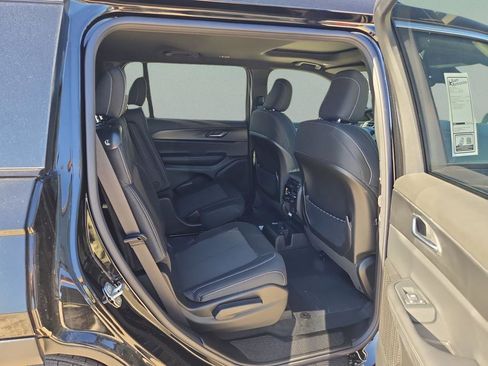 New 2025 Jeep Grand Cherokee L Laredo w/ Luxury Tech Group I RWD image 27