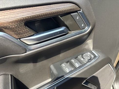 Used 2023 Chevrolet Silverado 1500 LT AWD/4WD image 15