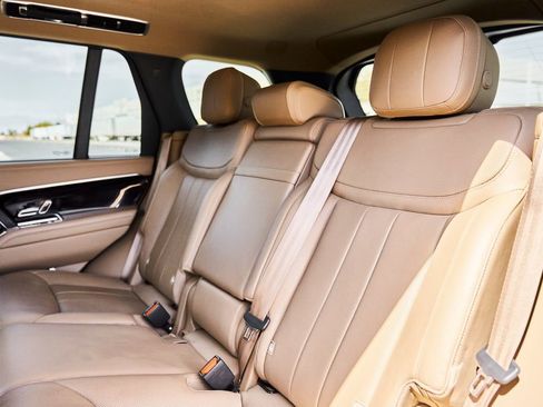 Used 2024 Land Rover Range Rover SE AWD/4WD image 41