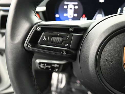 Certified 2025 Porsche Macan Electric RWD image 12