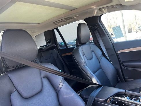 Used 2023 Volvo XC90 B5 Plus image 5