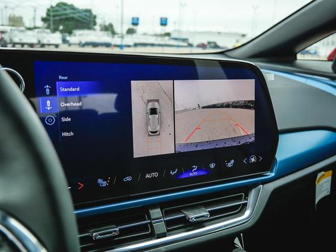 New 2024 Chevrolet Equinox EV LT image 43