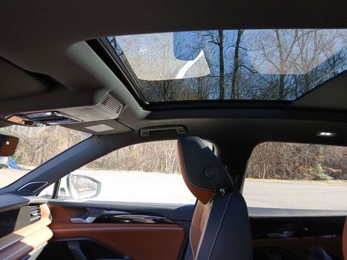 New 2026 Volkswagen Tiguan SEL R-Line image 21