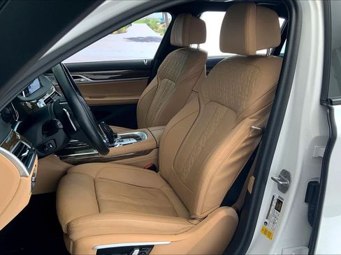 Used 2017 BMW 740i RWD image 7