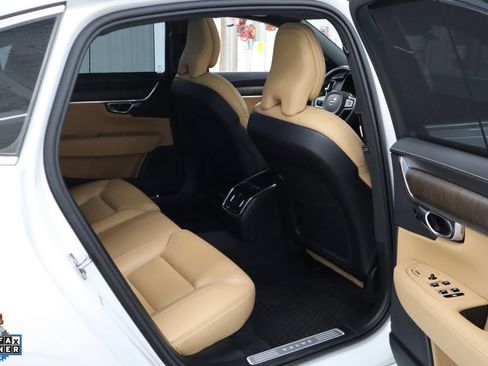 Used 2022 Volvo S90 B6 Inscription w/ Advanced Package AWD/4WD image 29