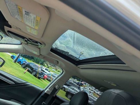 Used 2025 Subaru Outback Onyx Edition AWD/4WD image 21