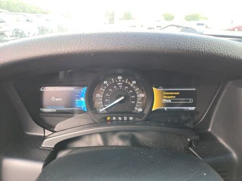 Used 2017 Ford Expedition Limited w/ Equipment Group 301A RWD image 16