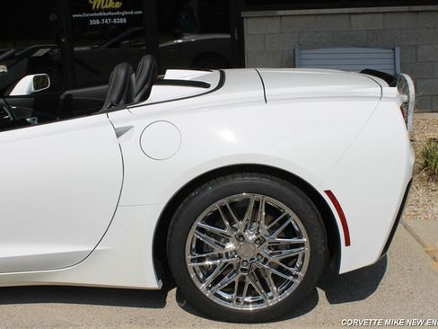 Used 2015 Chevrolet Corvette Stingray Convertible w/ 3LT Preferred Equipment Group RWD image 16