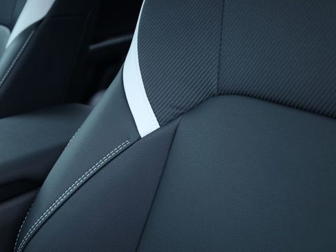 Used 2025 Toyota Camry SE image 28