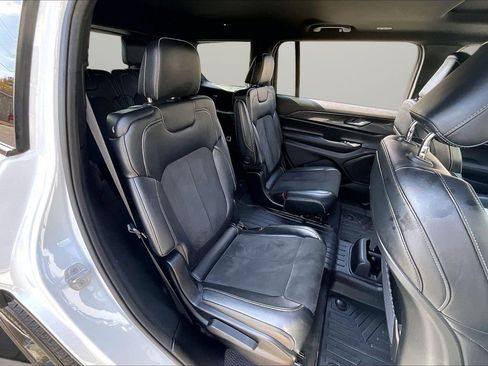 Certified 2023 Jeep Grand Cherokee L Laredo image 25