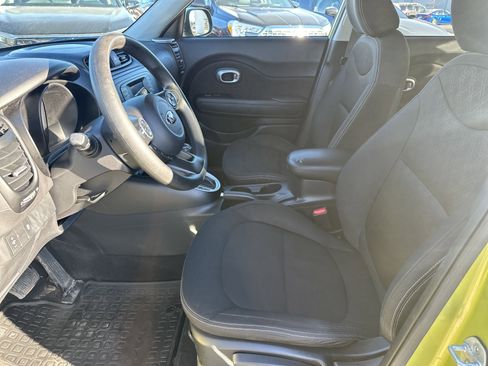 Used 2016 Kia Soul Base image 25