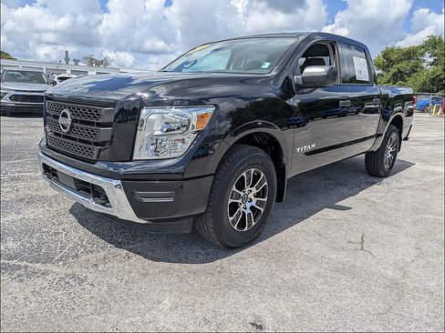 Used 2024 Nissan Titan SV w/ Accessory Utility Package AWD/4WD image 8