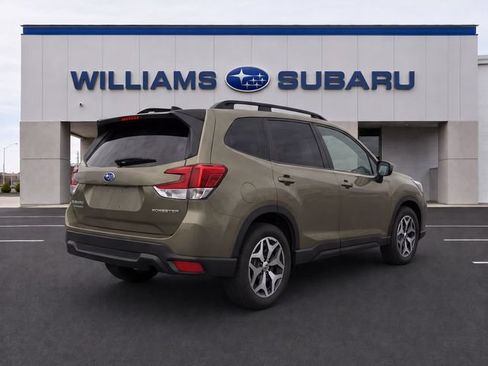 Used 2024 Subaru Forester Premium AWD/4WD image 4