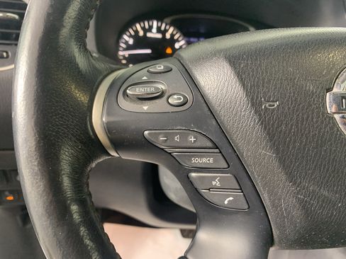 Used 2019 Nissan Pathfinder SL AWD/4WD image 18
