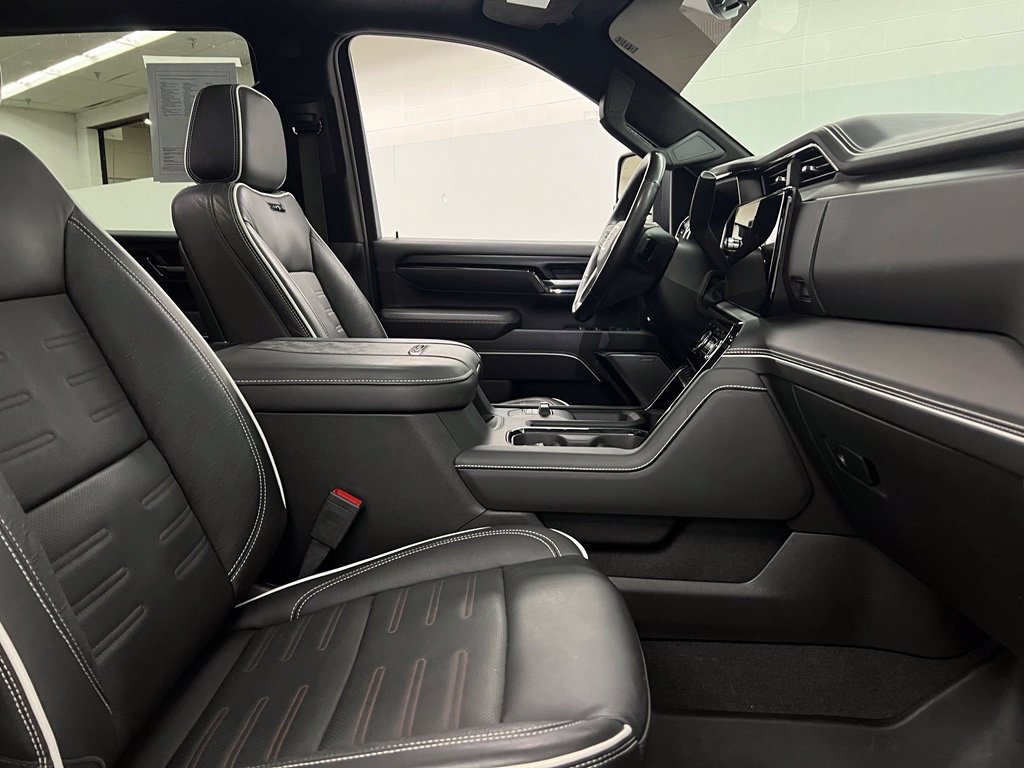 Used 2025 GMC Sierra 2500 AT4X AWD/4WD image 29