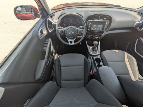 Used 2020 Kia Soul LX FWD image 18