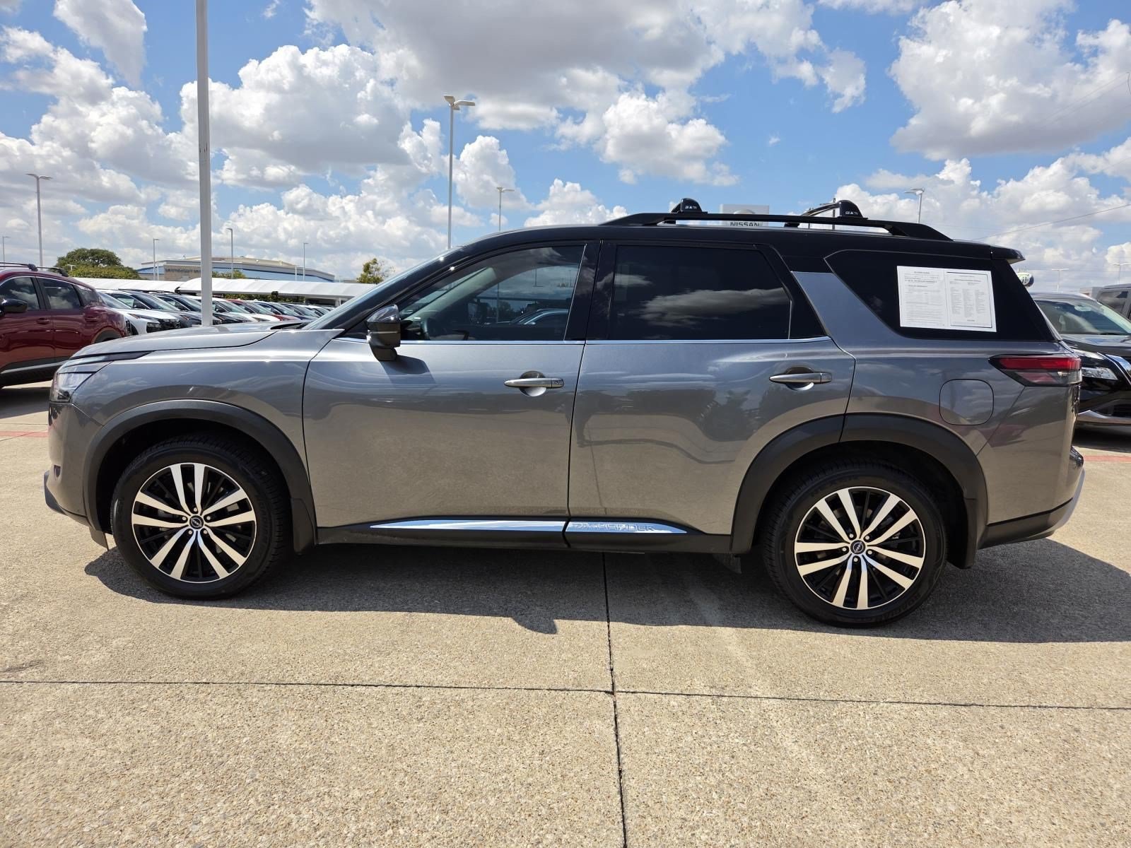 Used 2024 Nissan Pathfinder Platinum FWD image 8