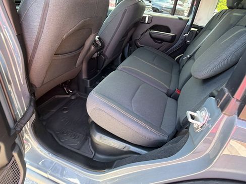 Used 2025 Jeep Wrangler Willys AWD/4WD image 23