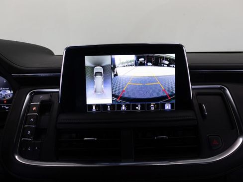 Used 2024 GMC Yukon AT4 w/ Technology Package AWD/4WD image 32