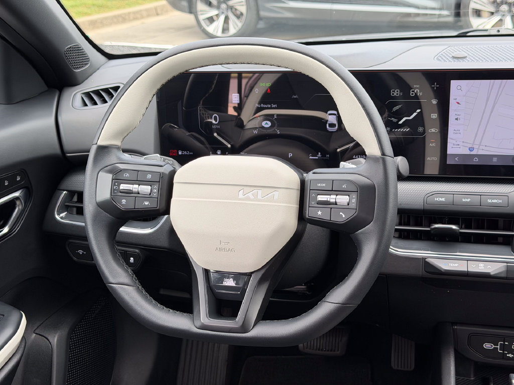 Used 2025 Kia K4 GT-Line w/ GT-Line Premium Package FWD image 22