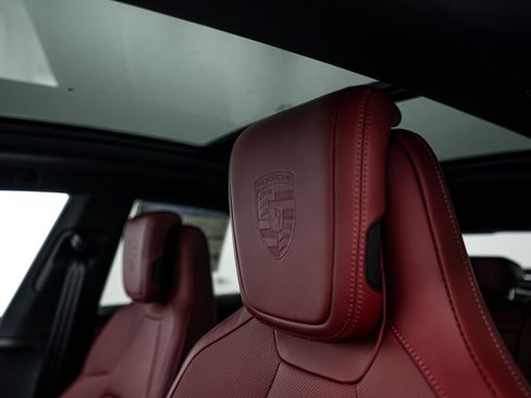 New 2025 Porsche Macan 4S Electric image 21