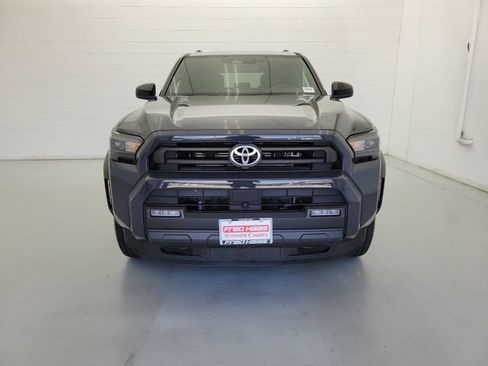 Used 2025 Toyota 4Runner SR5 AWD/4WD image 3