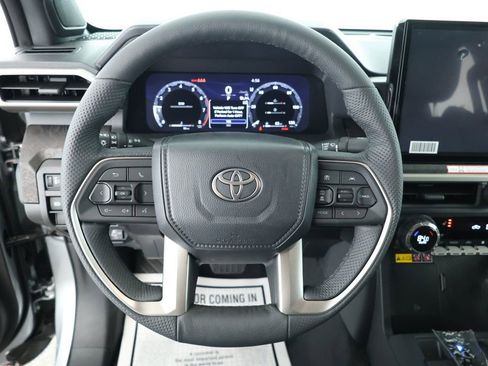 Used 2025 Toyota Tacoma Limited image 12