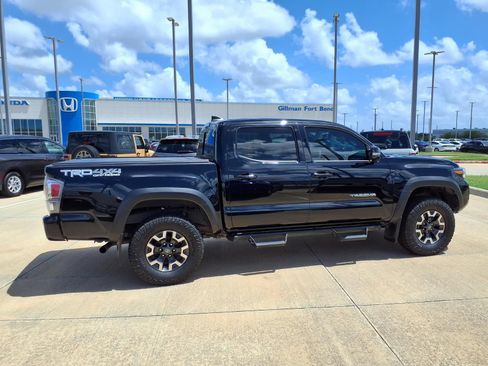 Used 2021 Toyota Tacoma TRD Off-Road w/ Technology Package AWD/4WD image 8