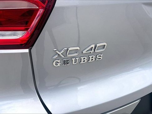 Certified 2024 Volvo XC40 B5 Plus w/ Protection Package Premier AWD/4WD image 43