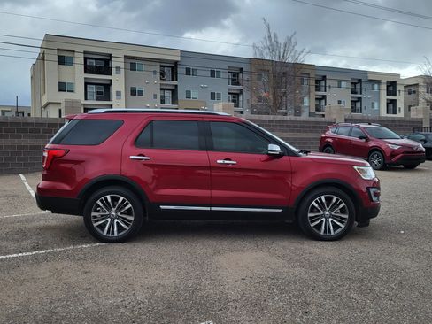 Used 2017 Ford Explorer Platinum image 6