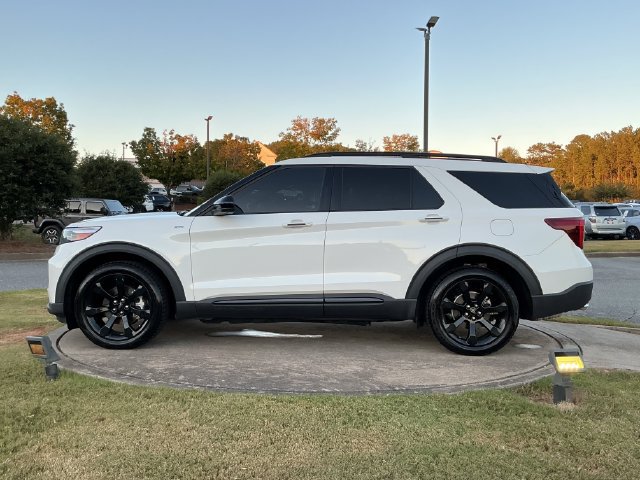 Used 2023 Ford Explorer ST-Line w/ Class IV Trailer Tow Package RWD image 4