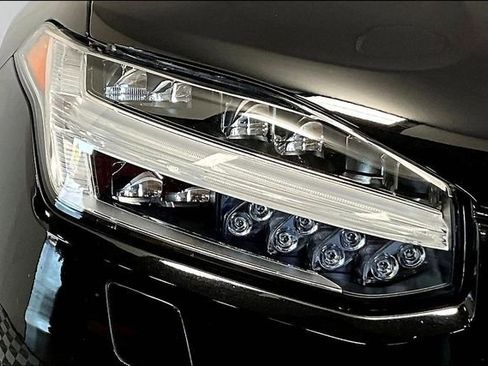 Used 2024 Volvo XC90 B5 Plus image 28