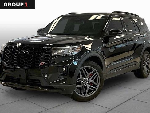 Used 2025 Ford Explorer ST AWD/4WD image 1