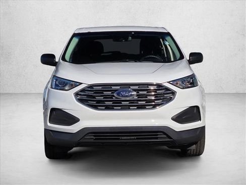 Used 2019 Ford Edge SE image 2