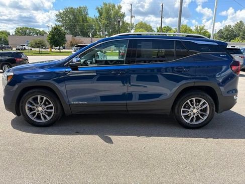 Certified 2023 GMC Terrain SLT FWD image 6