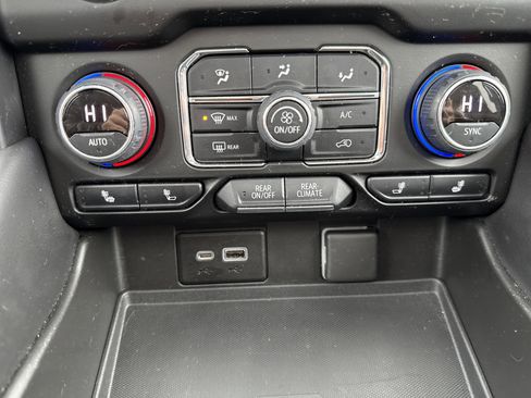 Used 2022 Chevrolet Tahoe RST image 29