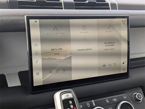 Used 2025 Land Rover Defender 90 S image 16