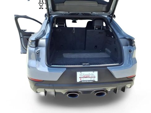 Certified 2024 Porsche Cayenne Turbo GT AWD/4WD image 33